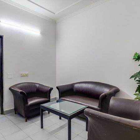 Hotel Sarthak Palace Near Karol Bagh Metro Station New Delhi Exterior foto