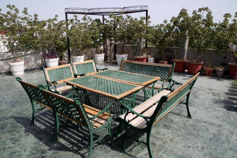 Hotel Sarthak Palace Near Karol Bagh Metro Station New Delhi Exterior foto