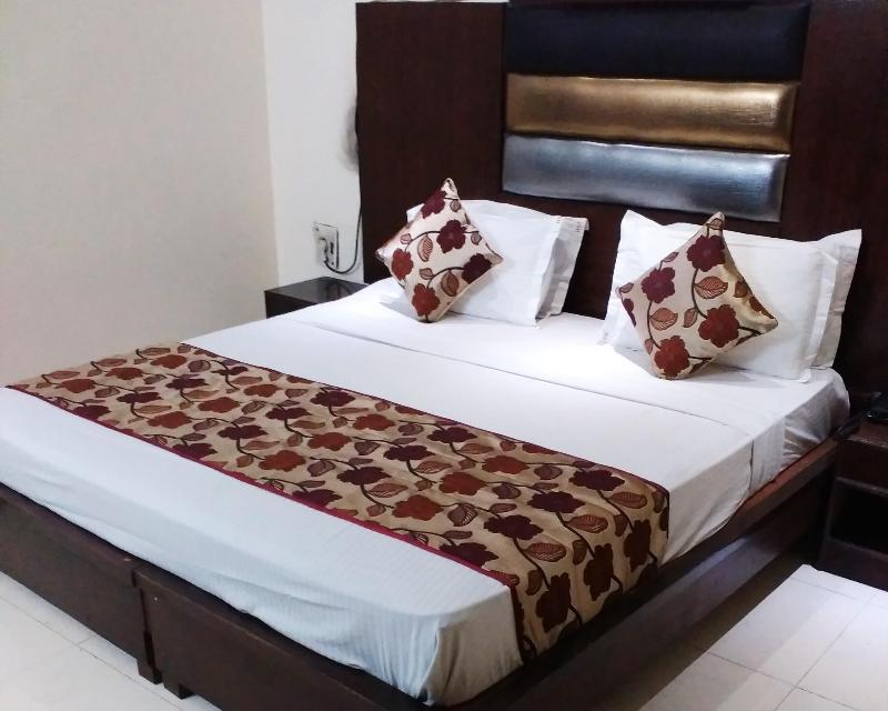 Hotel Sarthak Palace Near Karol Bagh Metro Station New Delhi Exterior foto